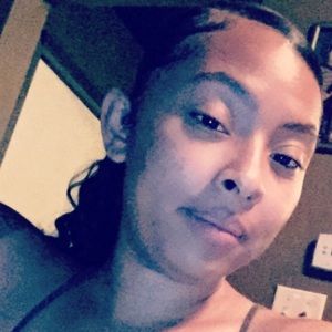 Meet your Posher, Devin